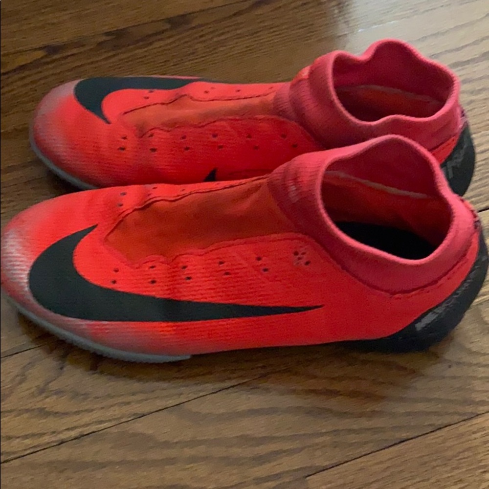 Futsal shoe